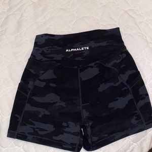 Alphalete surface path camo shorts